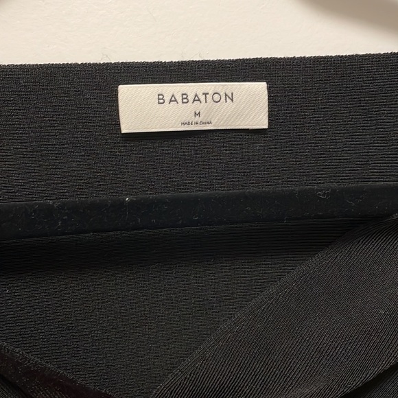 Aritzia Babaton long sleeves twist cropped top - Picture 3 of 4